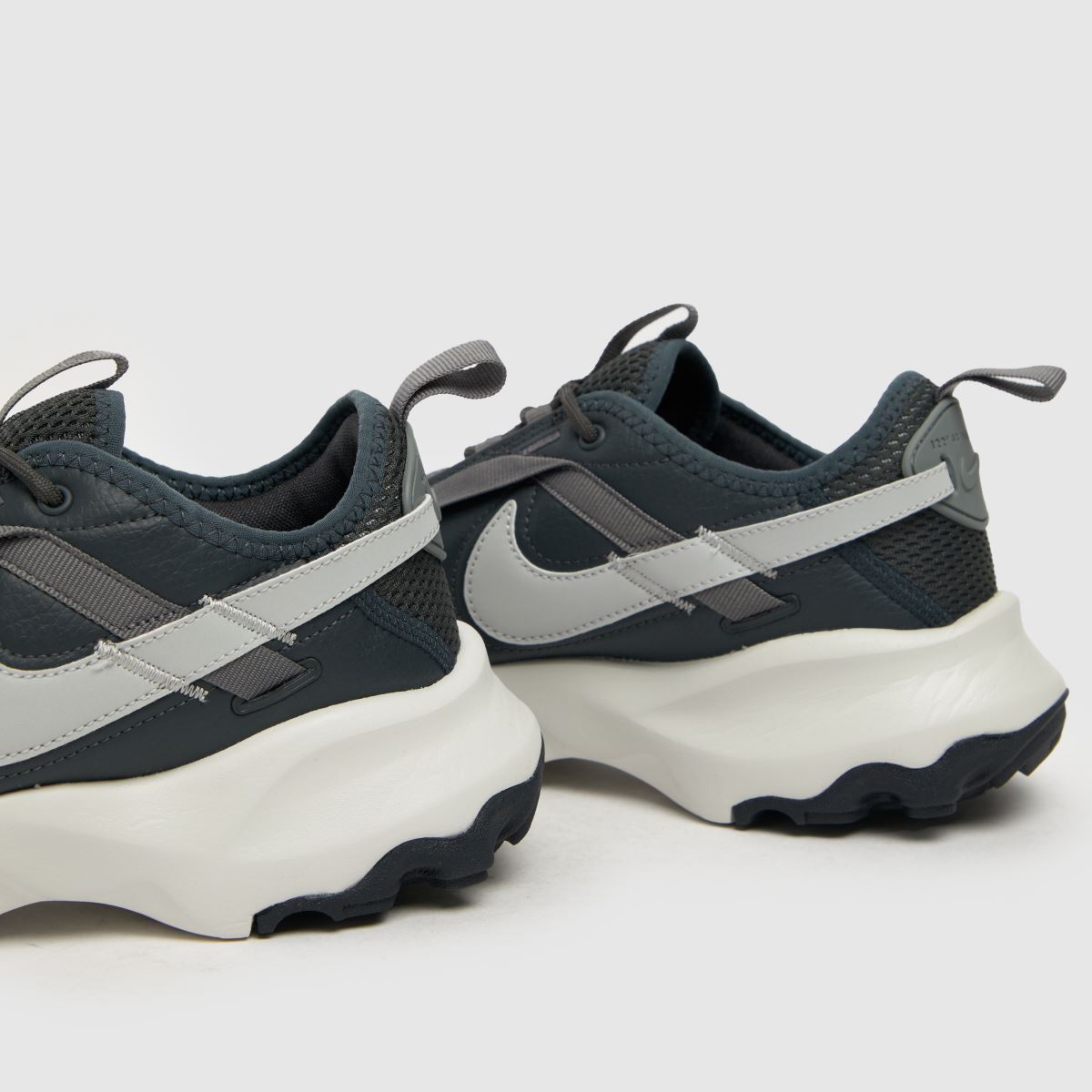 Nike tc 7900 träningsskor i svart och vitt