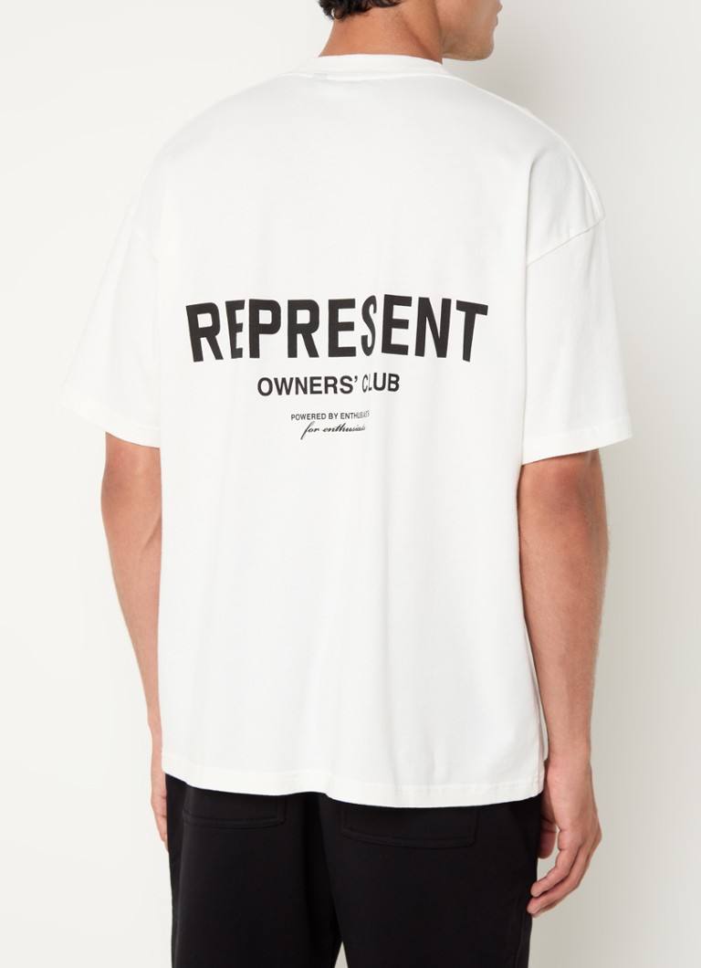 T-shirt dell'Owners Club con logo e stampa sul retro.