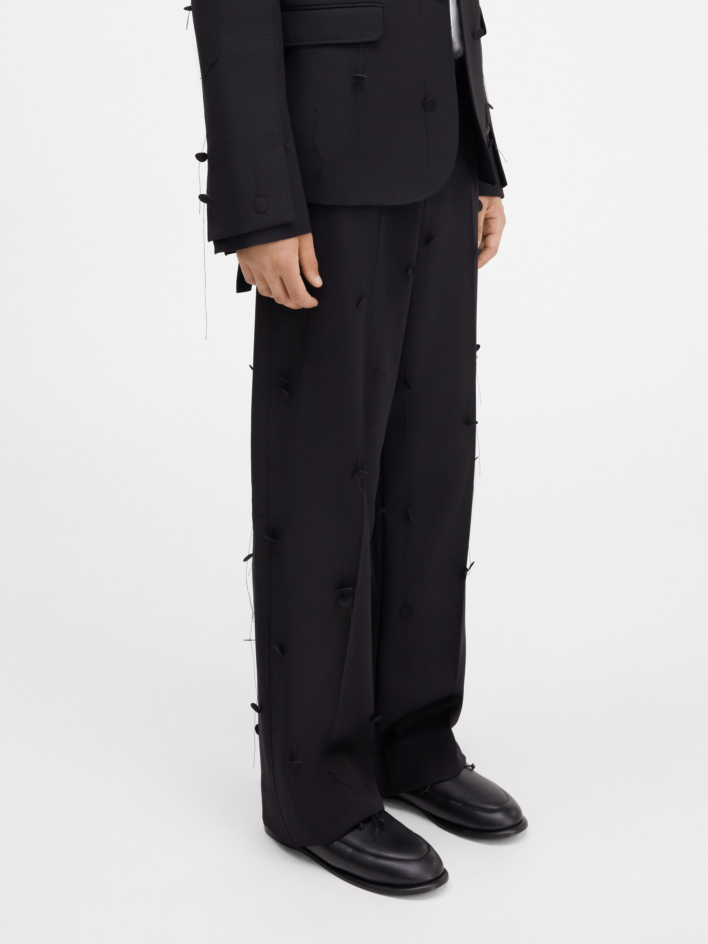 Le pantalon Piccinni brodé
