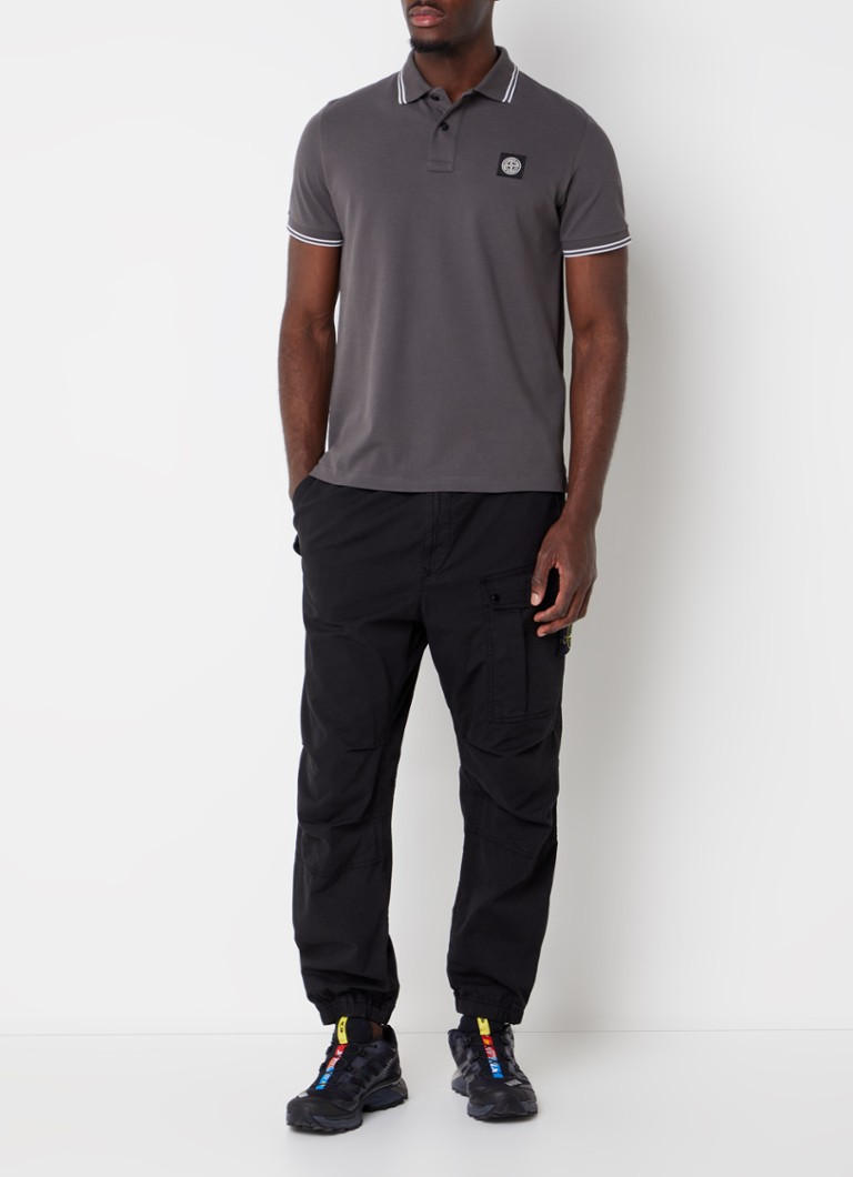 Πόλο Stone Island 2SC18 Στενή Γραμμή από Βαμβακερό Πικέ με Λογότυπο και Κωνικές Μανσέτες
