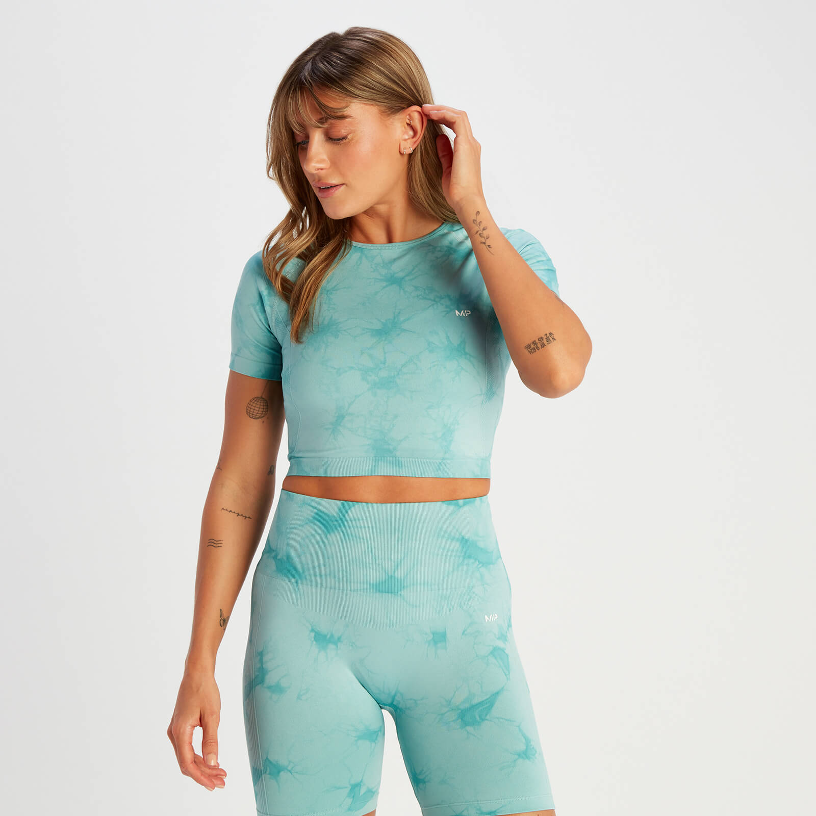T-shirt court sans coutures à manches courtes MP Shape pour femmes – Tie-dye bleu foncé