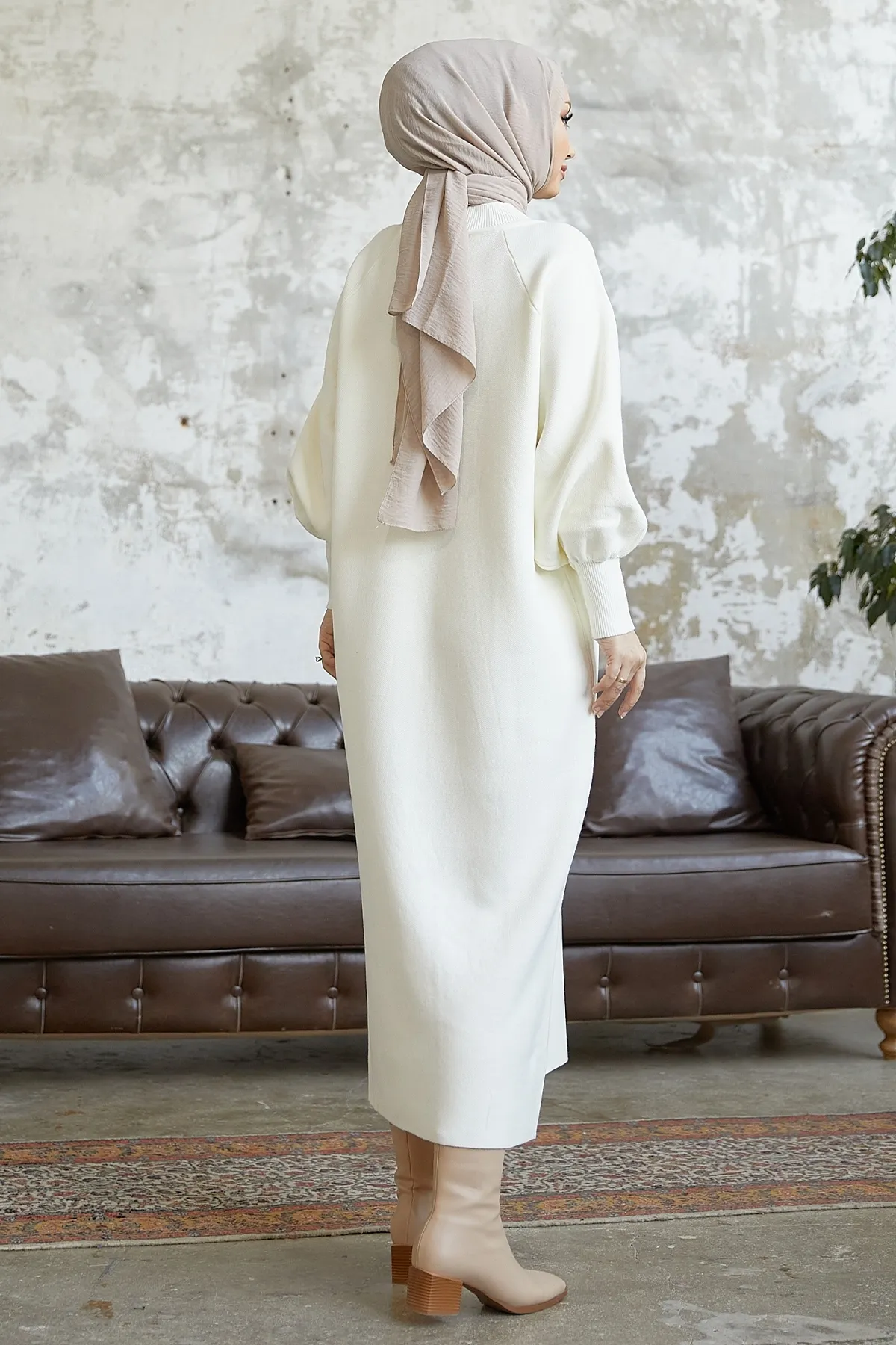 InStyle  Mina Strickkleid mit Ballonärmeln – Weiß