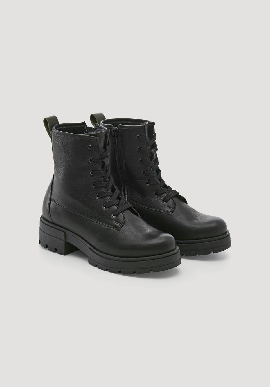 Schnürstiefelette im Worker-Style