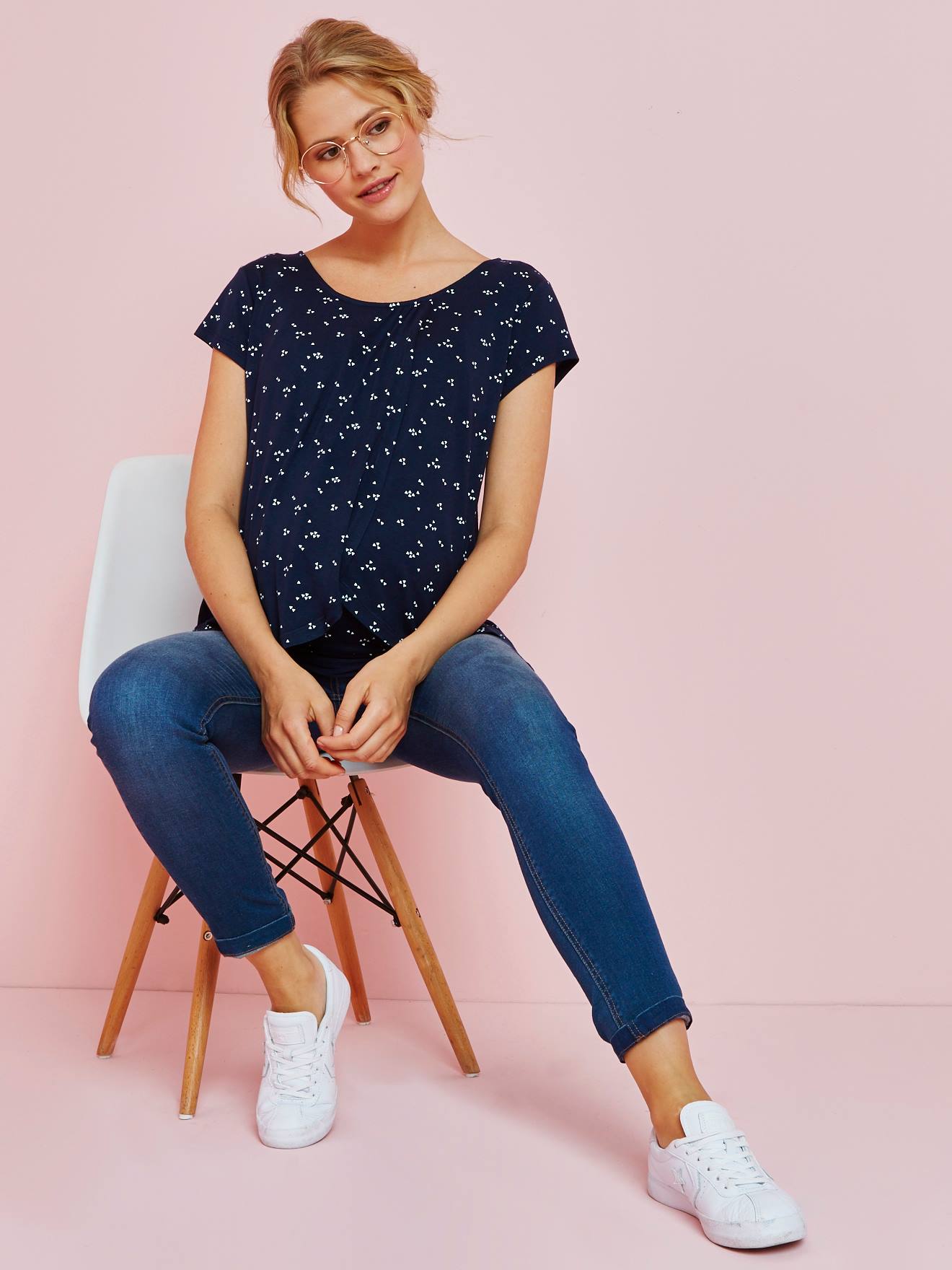 T-shirt grossesse et allaitement pans croisés pour allaiter encre imprimé