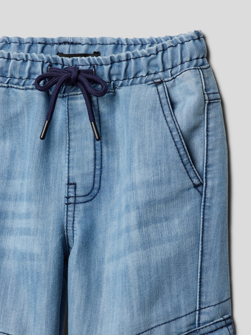 Jeans mit elastischem Bund in jeans