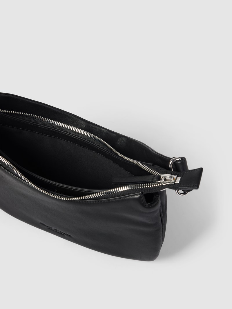 Handtasche mit kurzem Henkel Modell 'LILJA' in schwarz