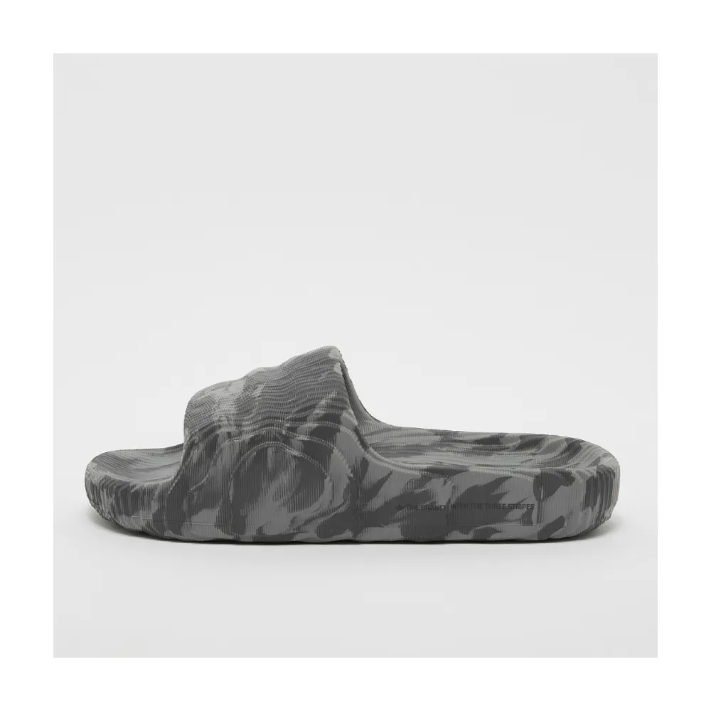 adidas adilette 22 Badelatschen IE7760 / grau