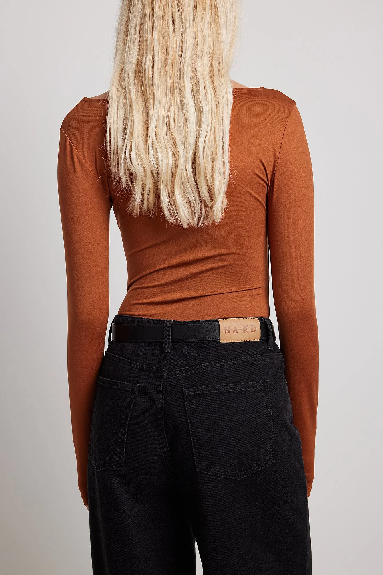 Glänzender Wickel-Bodysuit