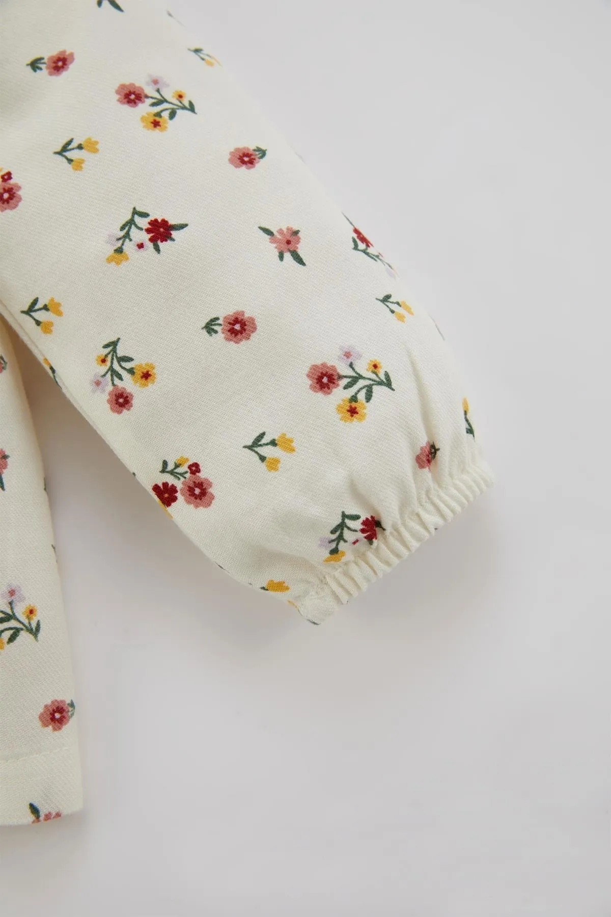 DeFacto  Twill-Langarmshirt mit Rundhalsausschnitt für Baby-Mädchen