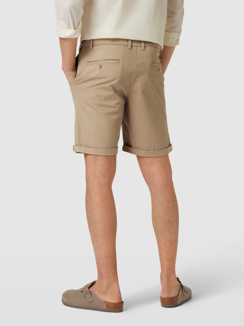 Bermudas mit Paspeltaschen in beige