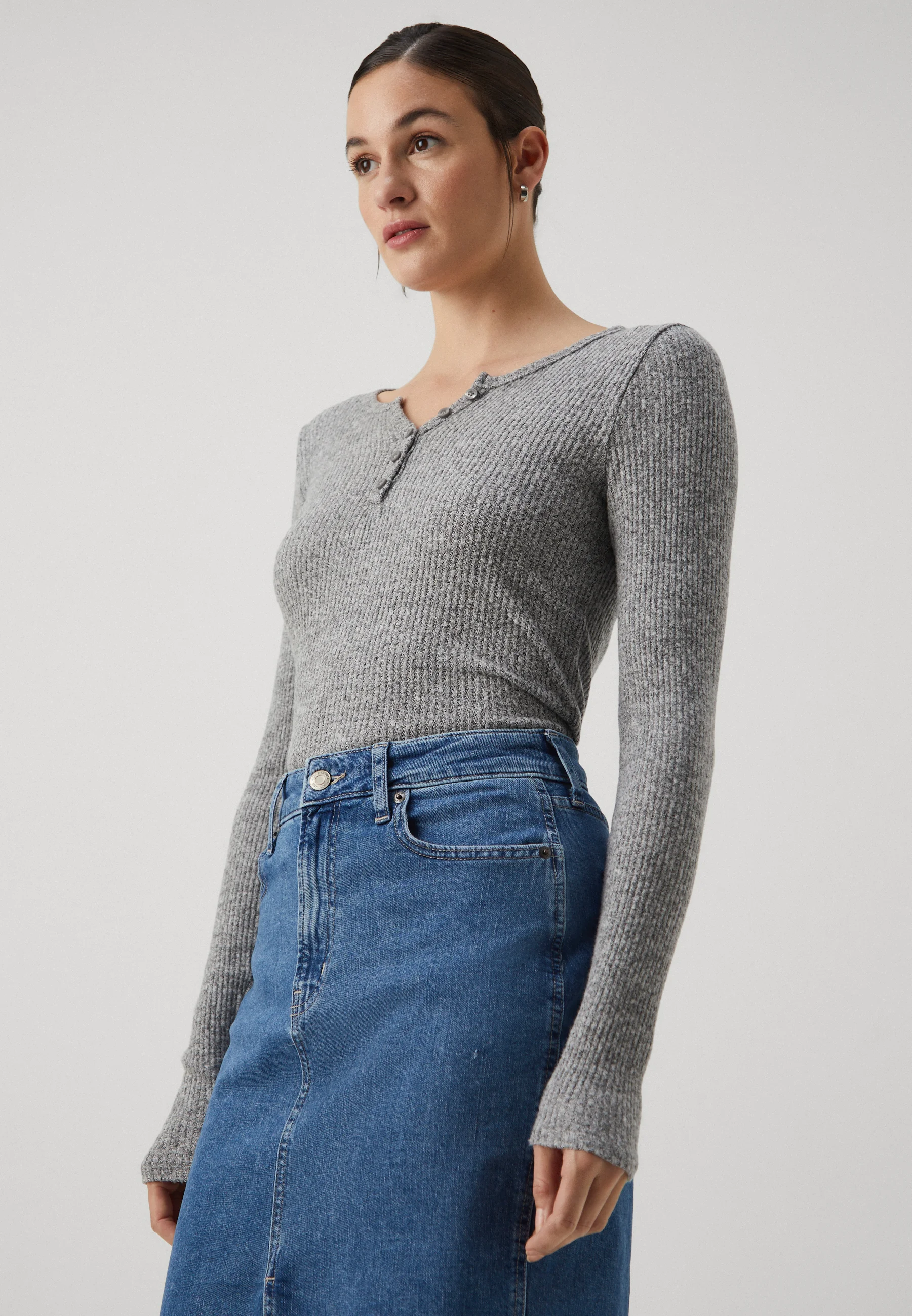 Camiseta de manga larga COZY HENLEY de Hollister Co.