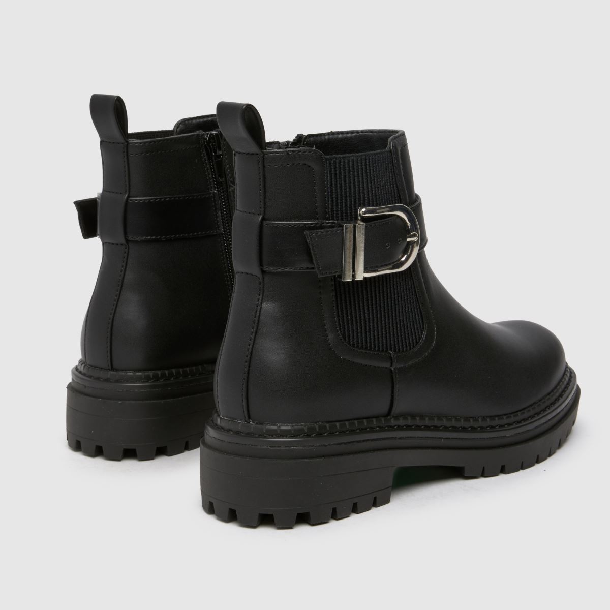 Schuh Amari – Svarta, grova stövlar med spänne