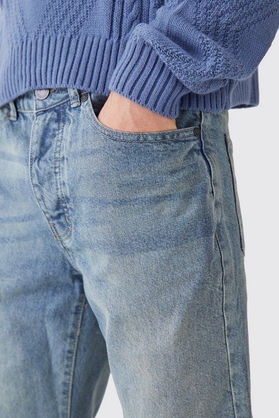 Lockere Schlagjeans mit Riss am Knie