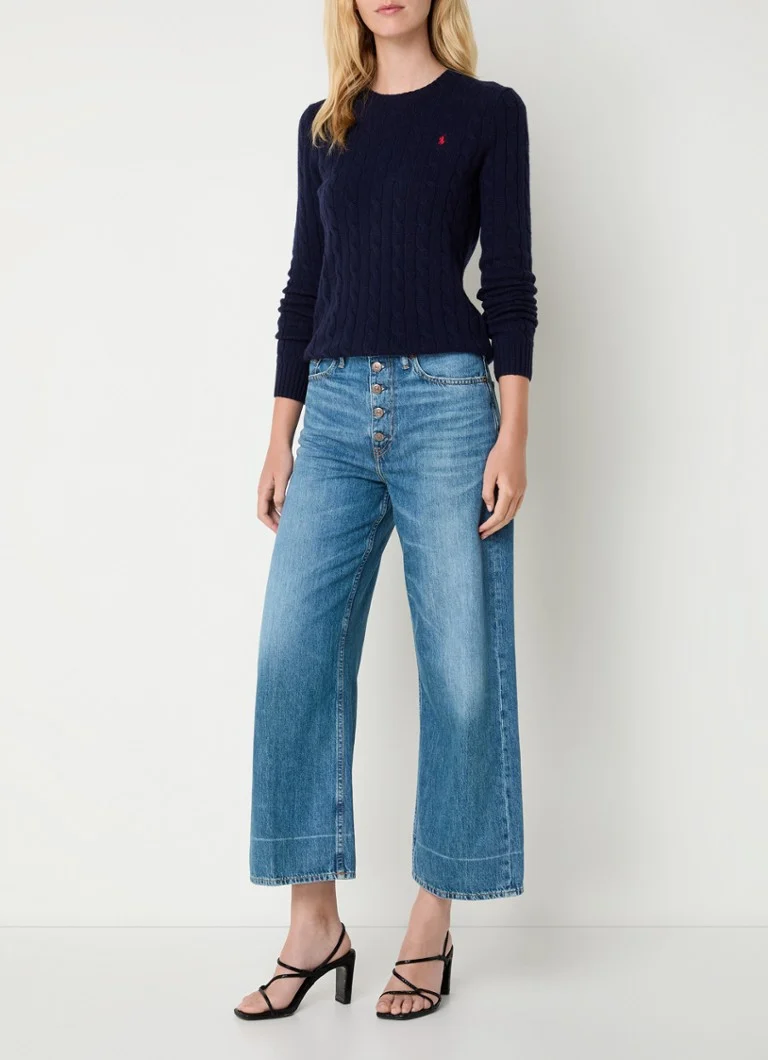 Pantaloni scurți din denim cu talie înaltă și croială largă, de la Ralph Lauren, într-o nuanță medie.