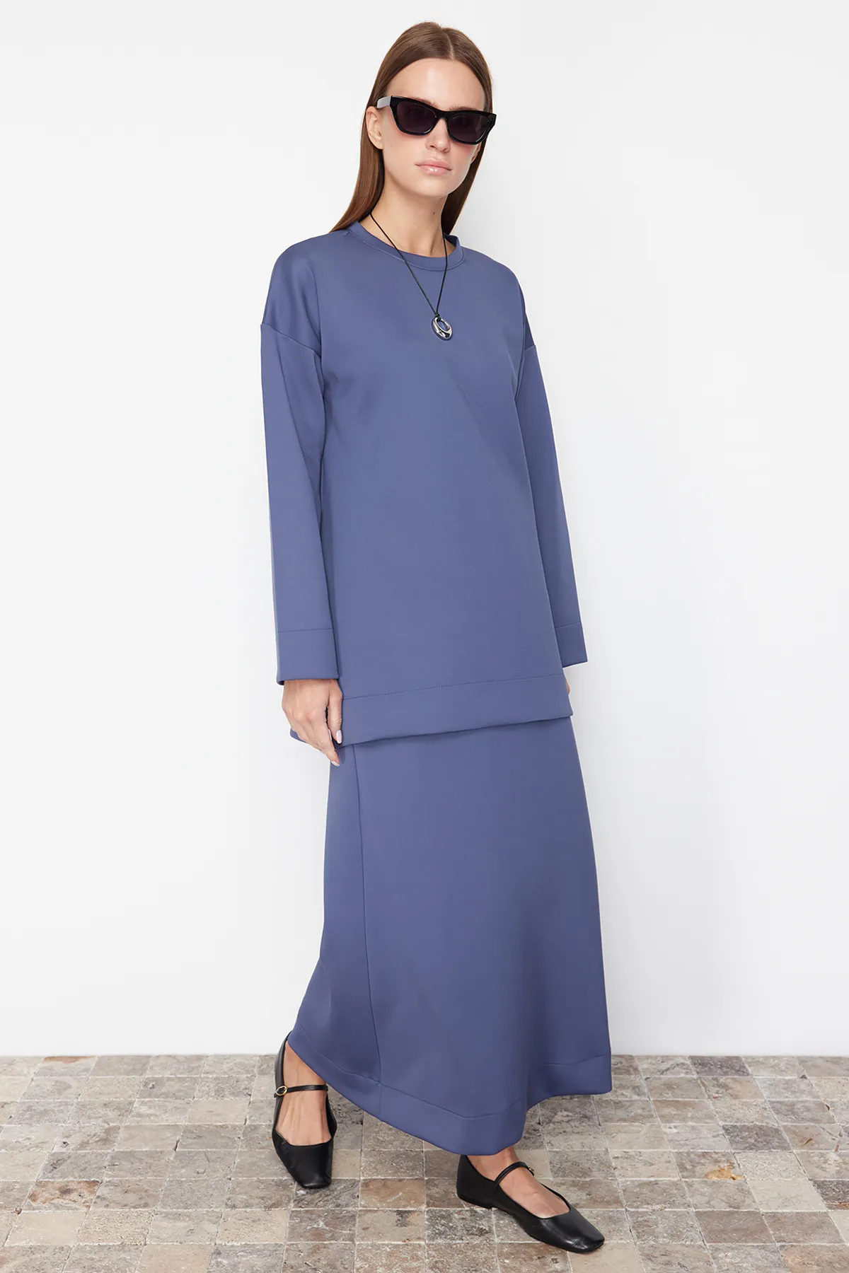 Trendyol Modest  Indigoblaues Scuba-Strickset aus Tunika und Rock mit Bindedetail vorne TCTSS23US00013