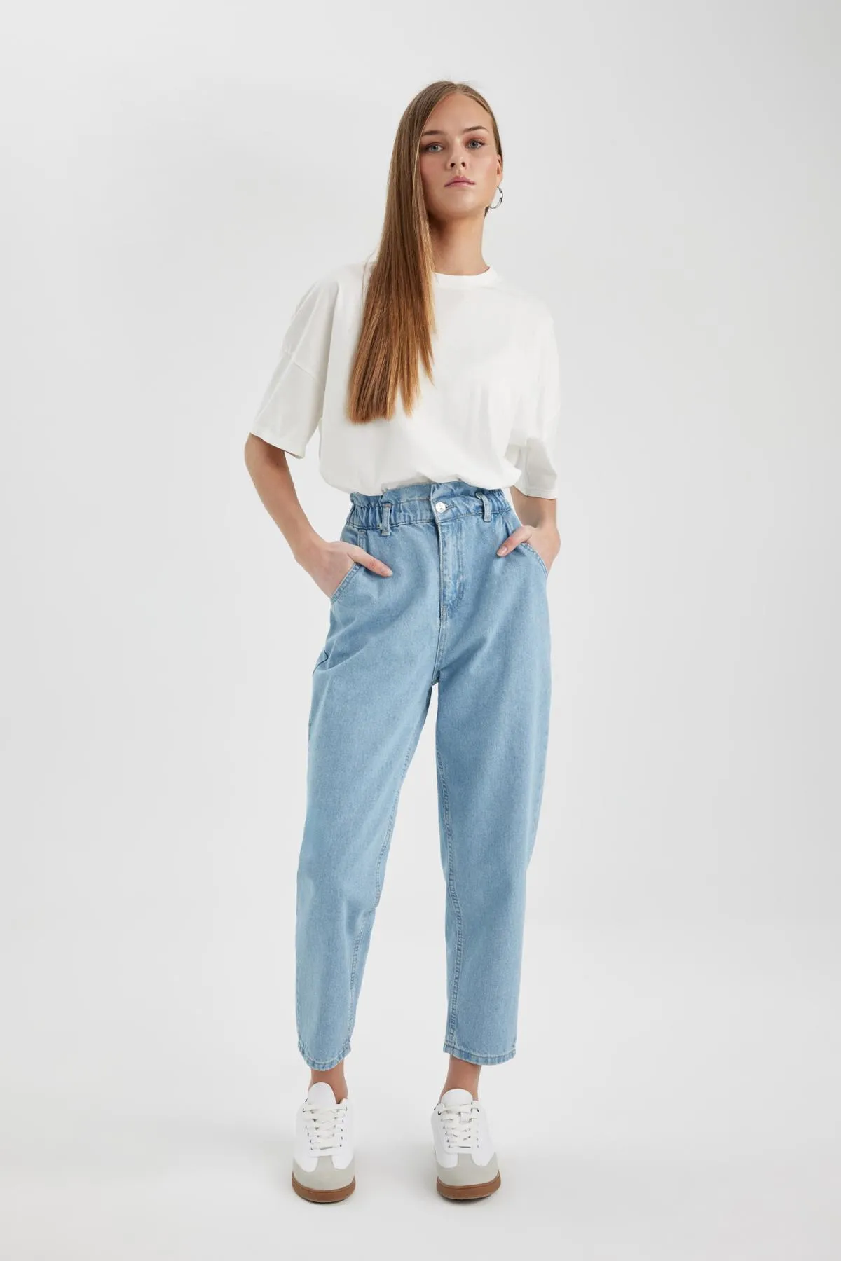 DeFacto  Paperbag-Jeans mit hoher Taille, bequemer Schnitt, knöchellang, leicht, gerades Bein, B8223ax24sp