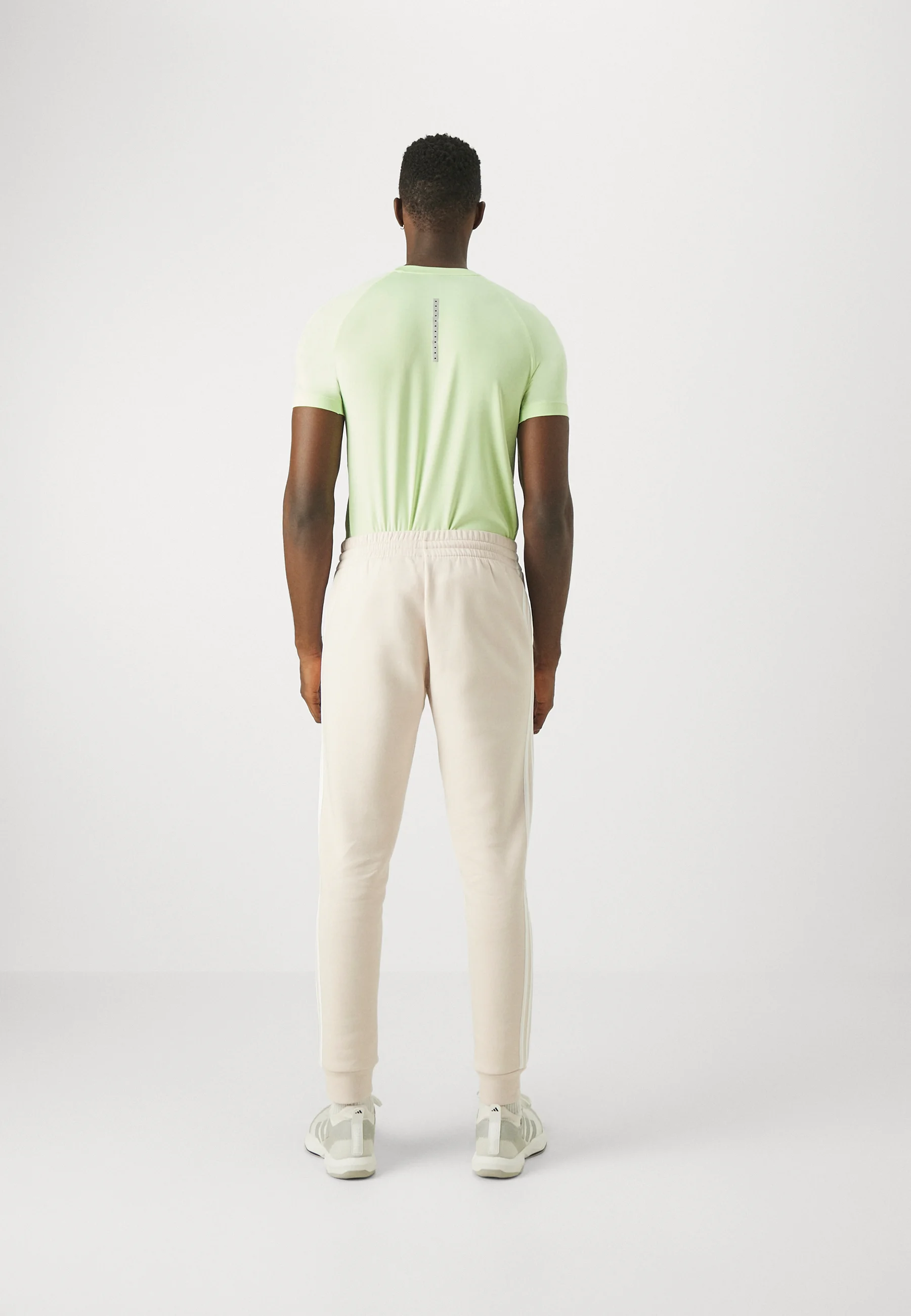 adidas Sportswear ESSENTIALS TAPERED CUFF PANTS - Pantalones deportivos