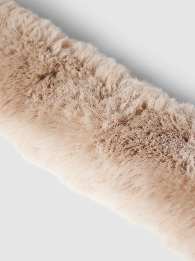 Schal aus Kunstpelz in beige