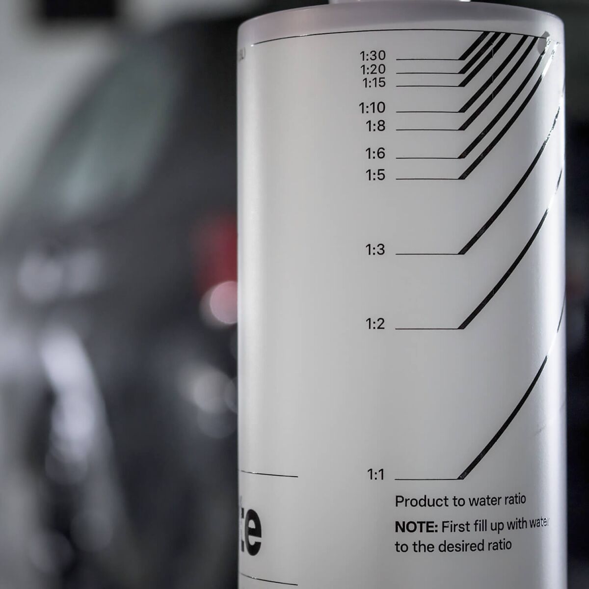 CarPro Dilute Messflasche mit Skala 1L