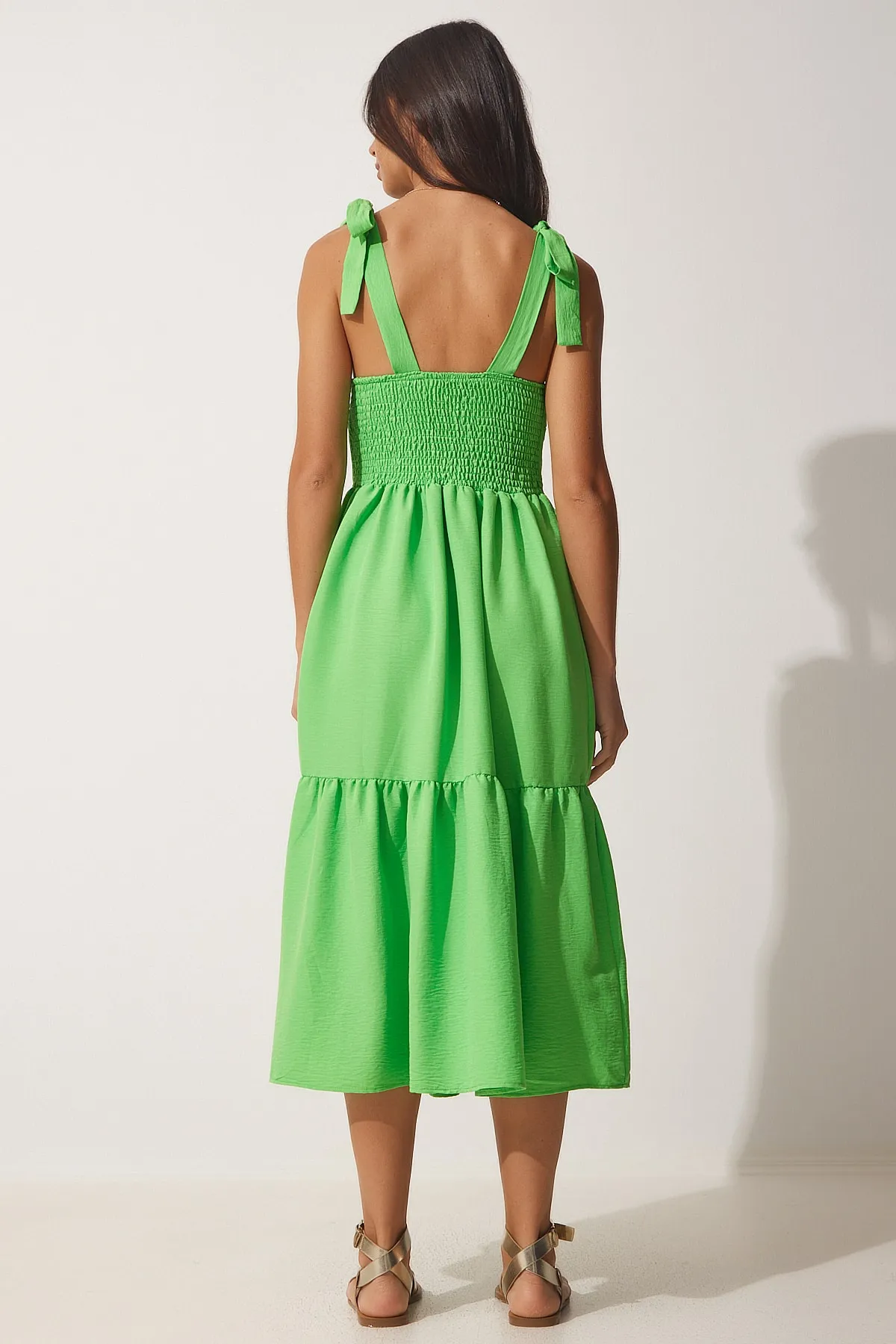 Happiness İstanbul  Hellgrünes Sommer-Popeline-Trägerkleid für Damen ZH00030