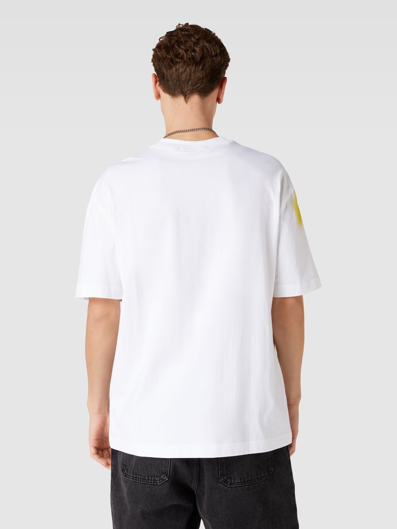 T-Shirt mit Allover-Print in weiss