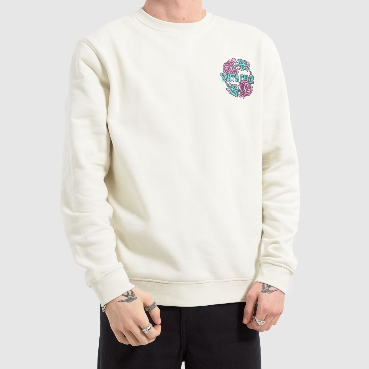 Santa Cruz – Rosa klänning med två runda ärmar och beige sweatshirts