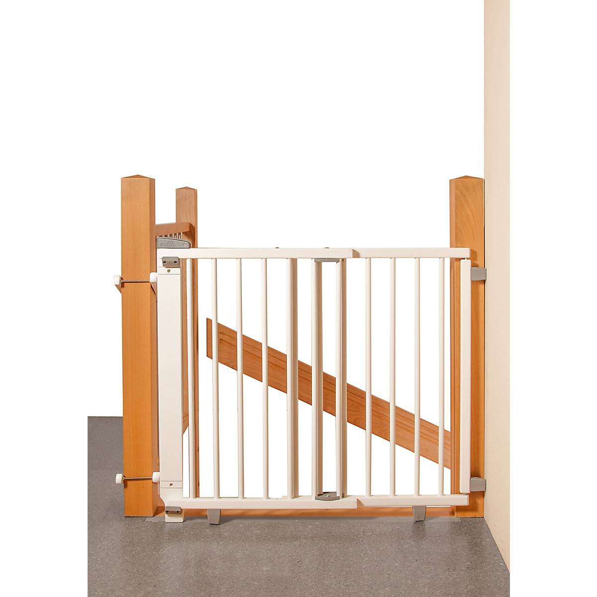 Treppenschutzgitter schwenkbar, Buche massiv, weiß lackiert, 95-135 cm