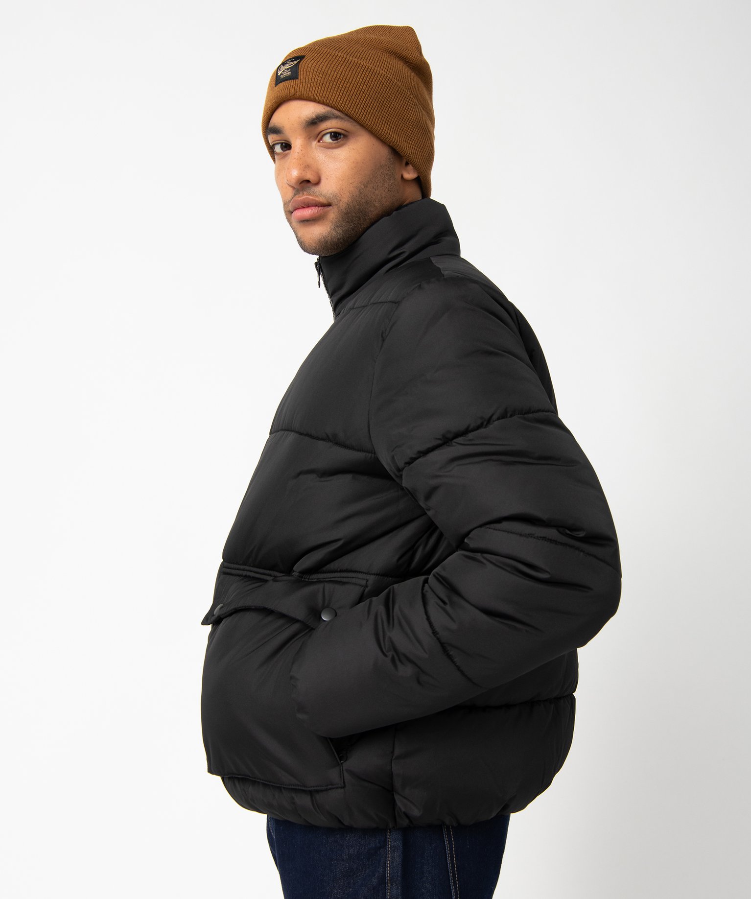Blouson homme matelassé avec larges poches à rabat noir | GEMO