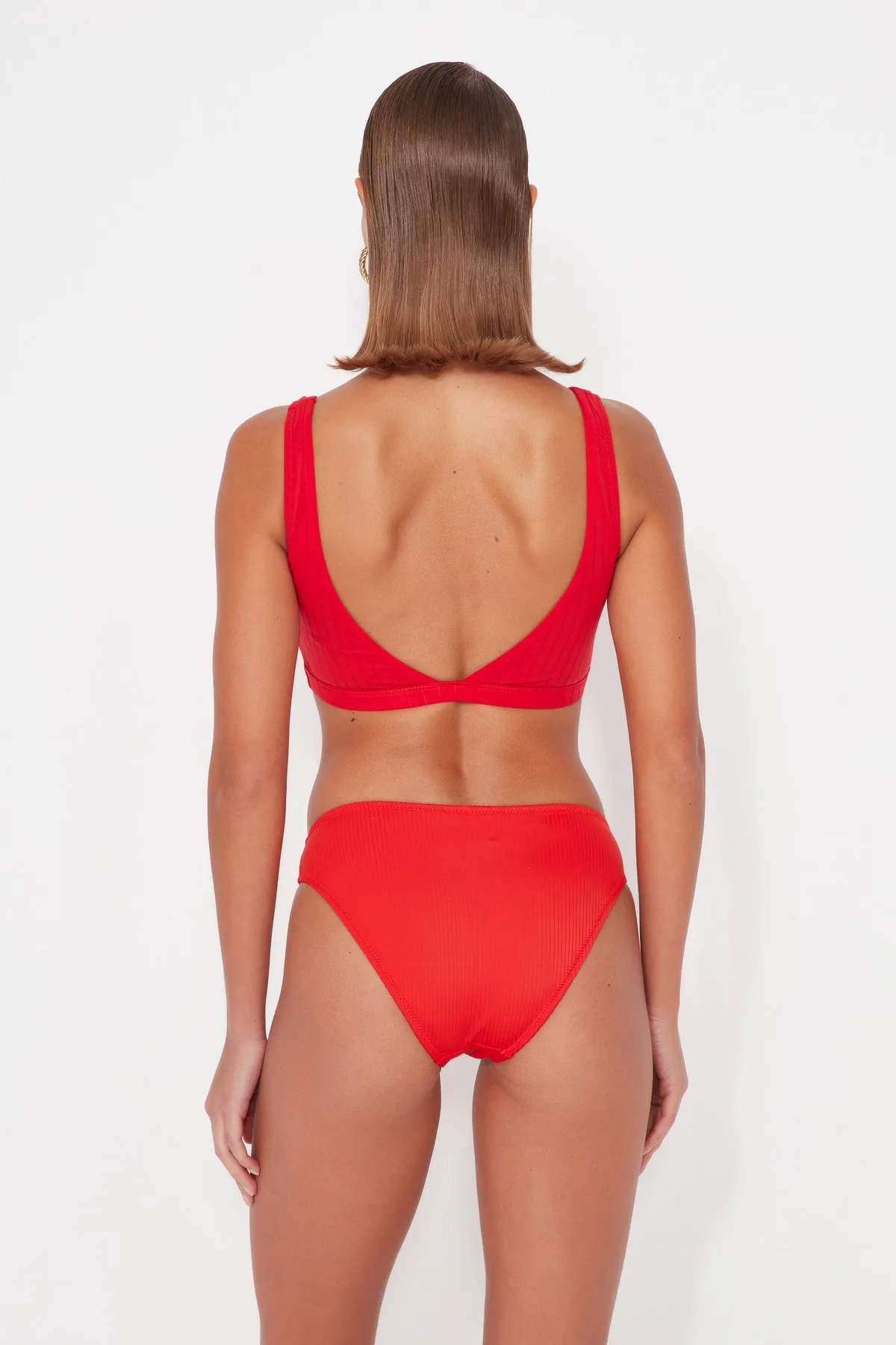 Trendyol Collection  Rote Bikinihose mit V-Ausschnitt und hohem Beinausschnitt TBESS21BA0138