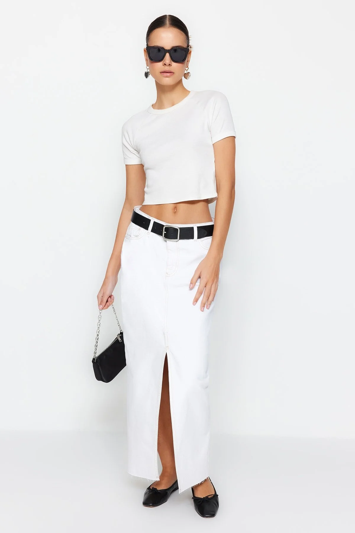 Trendyol Collection  Weißer geschlitzter Maxi-Jeansrock TWOSS23ET00290