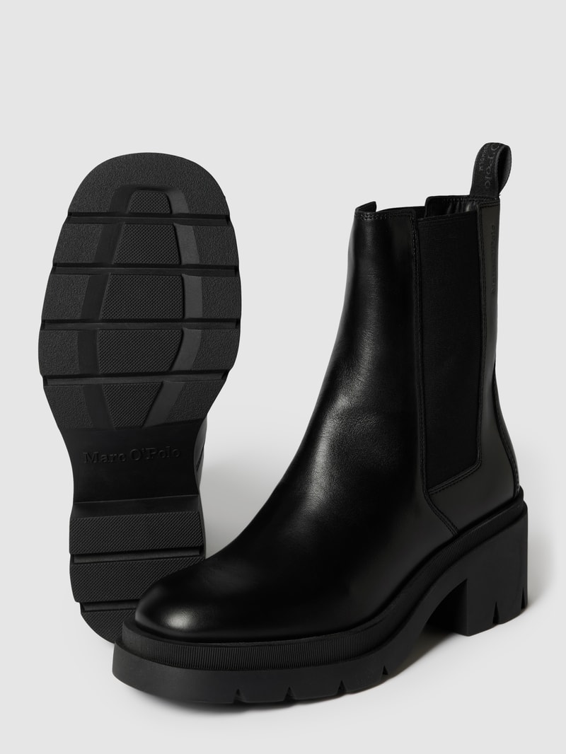 Chelsea Boots mit Label-Prägung in schwarz
