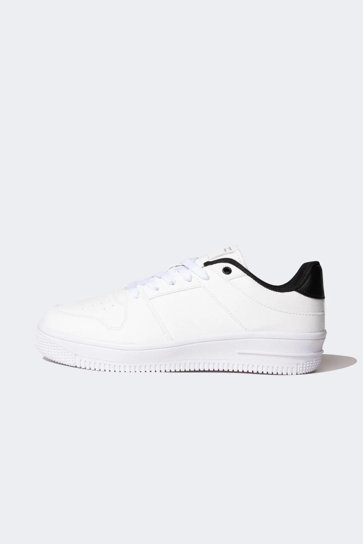 DeFacto  Sneaker aus Kunstleder mit flacher Sohle für Jungen C1047a8ns
