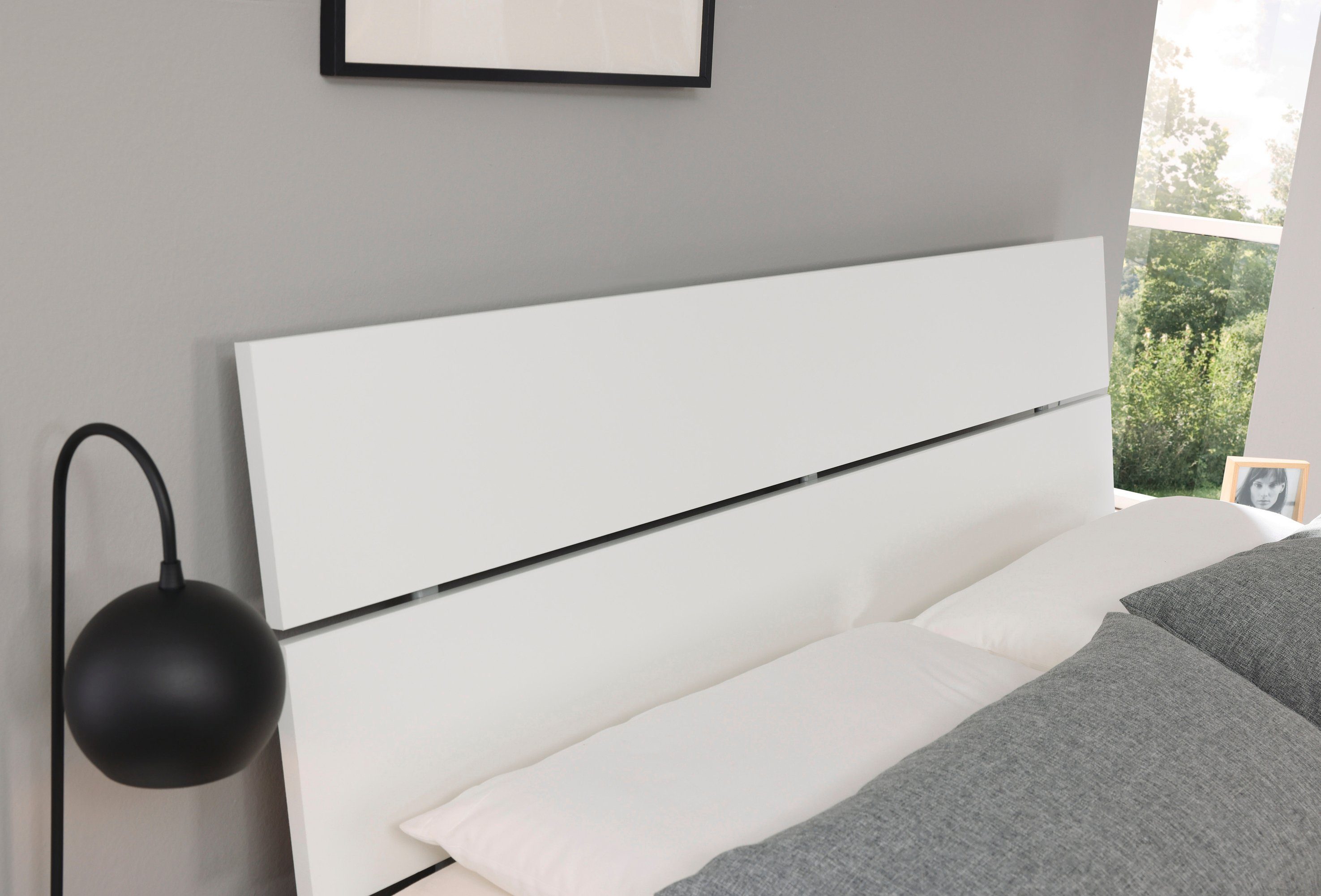 rauch Schlafzimmer-Set Challenger, Schrank mit Spiegel in 2 Breiten, Bett in 3 Breiten und 2 Nachttische