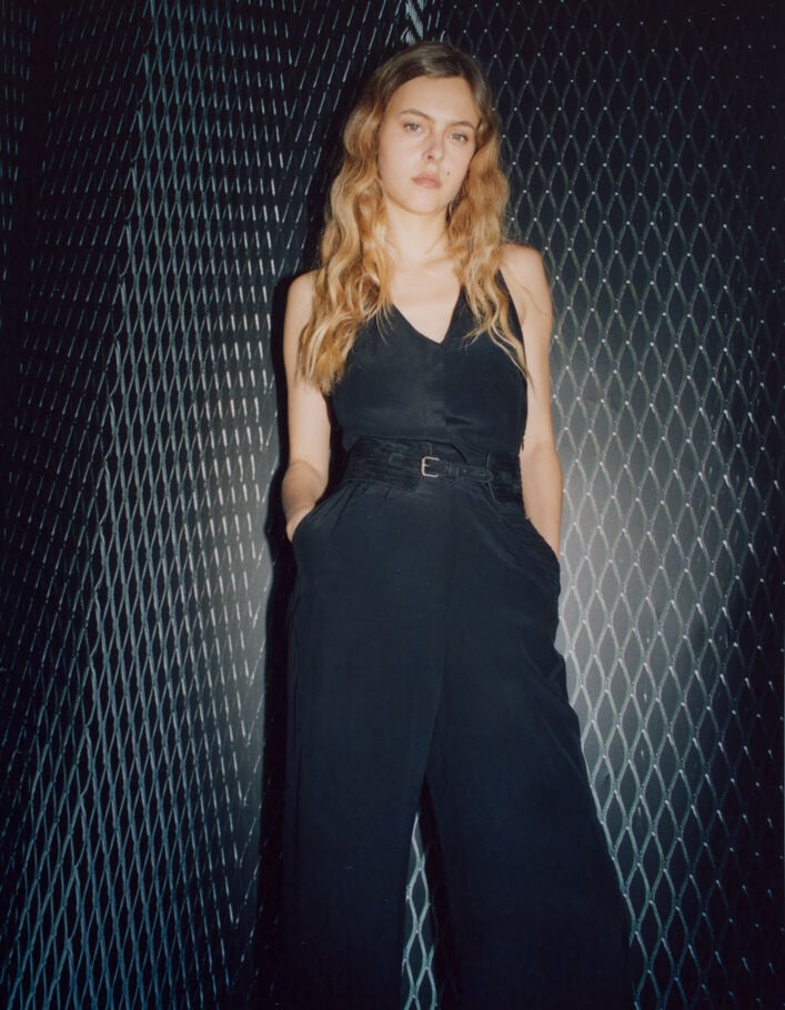 Combinaison pantalon noire dos-nu Femme
