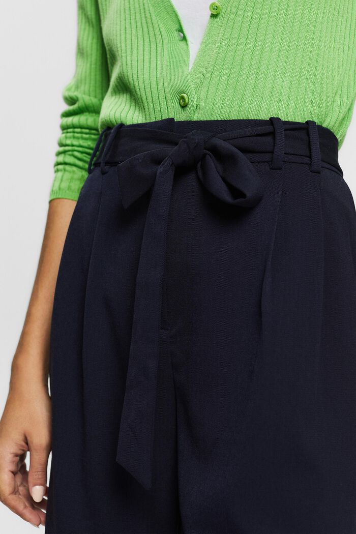 Bermudas mit Bundfalten