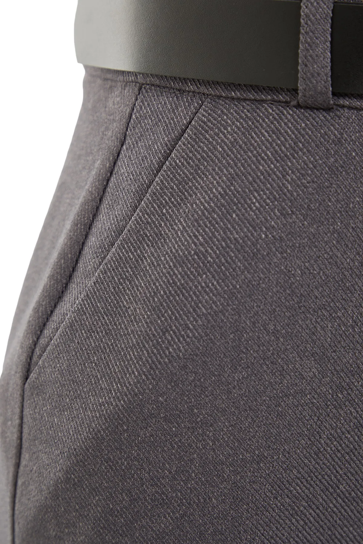 Trendyol Collection  Graue gerade geschnittene Webhose mit Gürtel TWOSS23PL00053