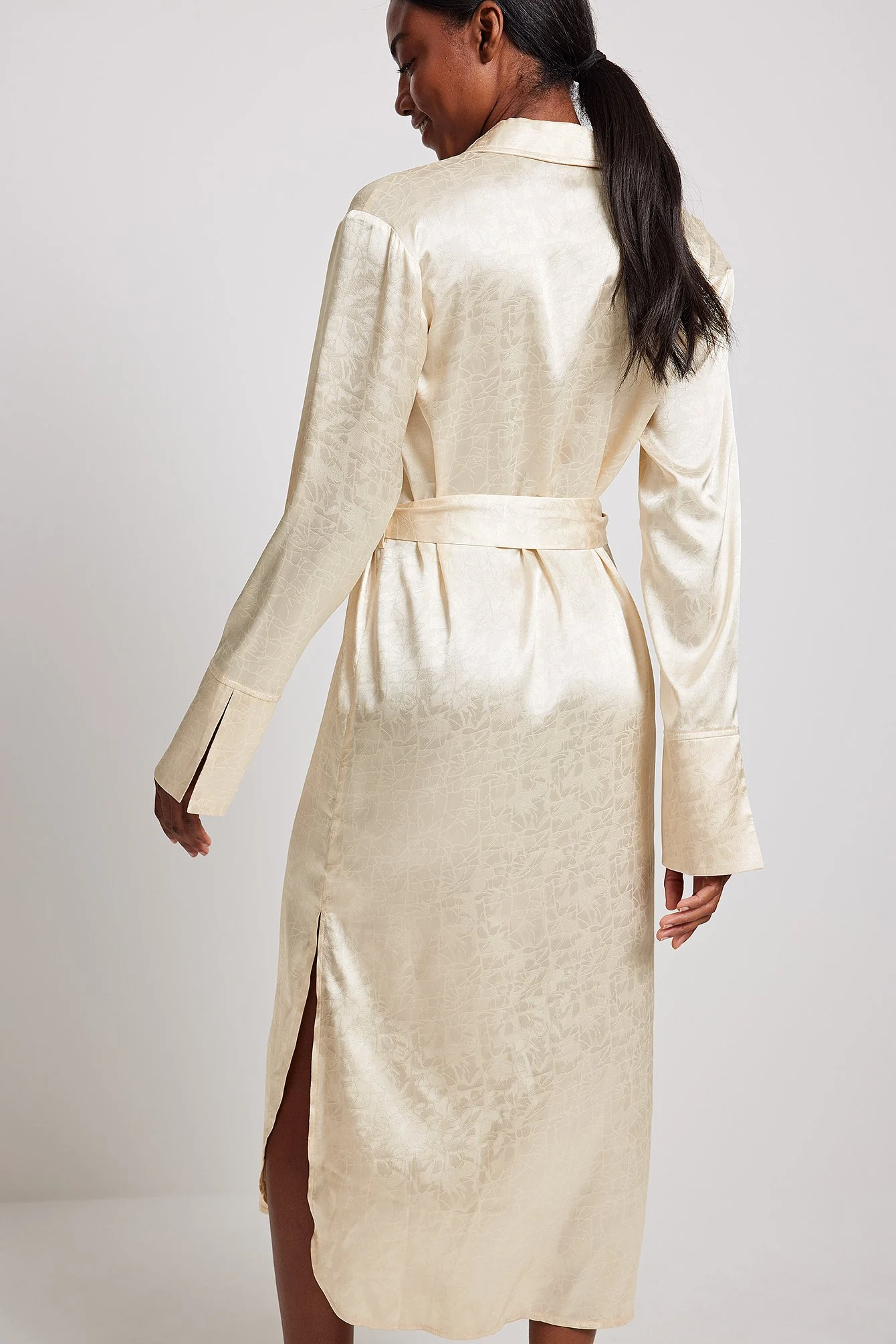 Satin maxi-Hemdkleid