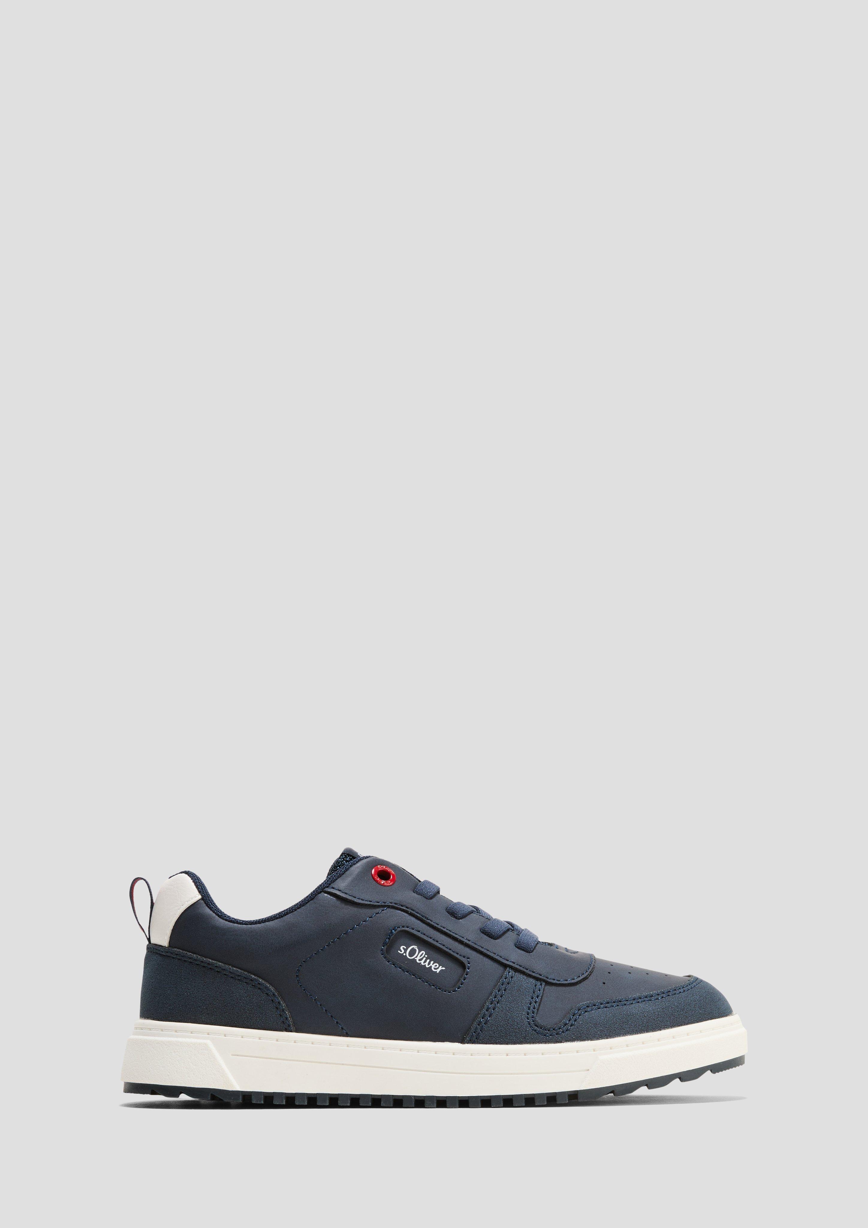 Sneaker in klassischem Design  6008895-805