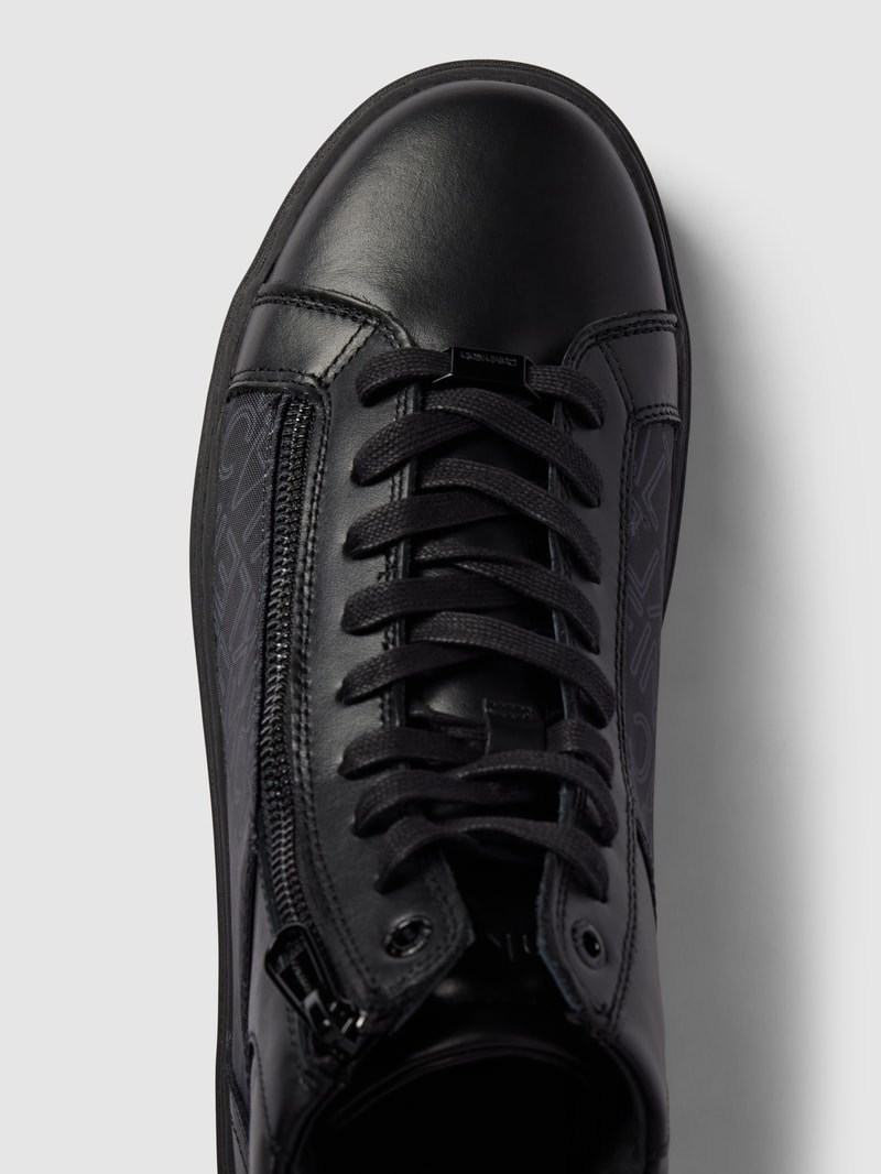 High Top Sneaker mit Label-Details in schwarz