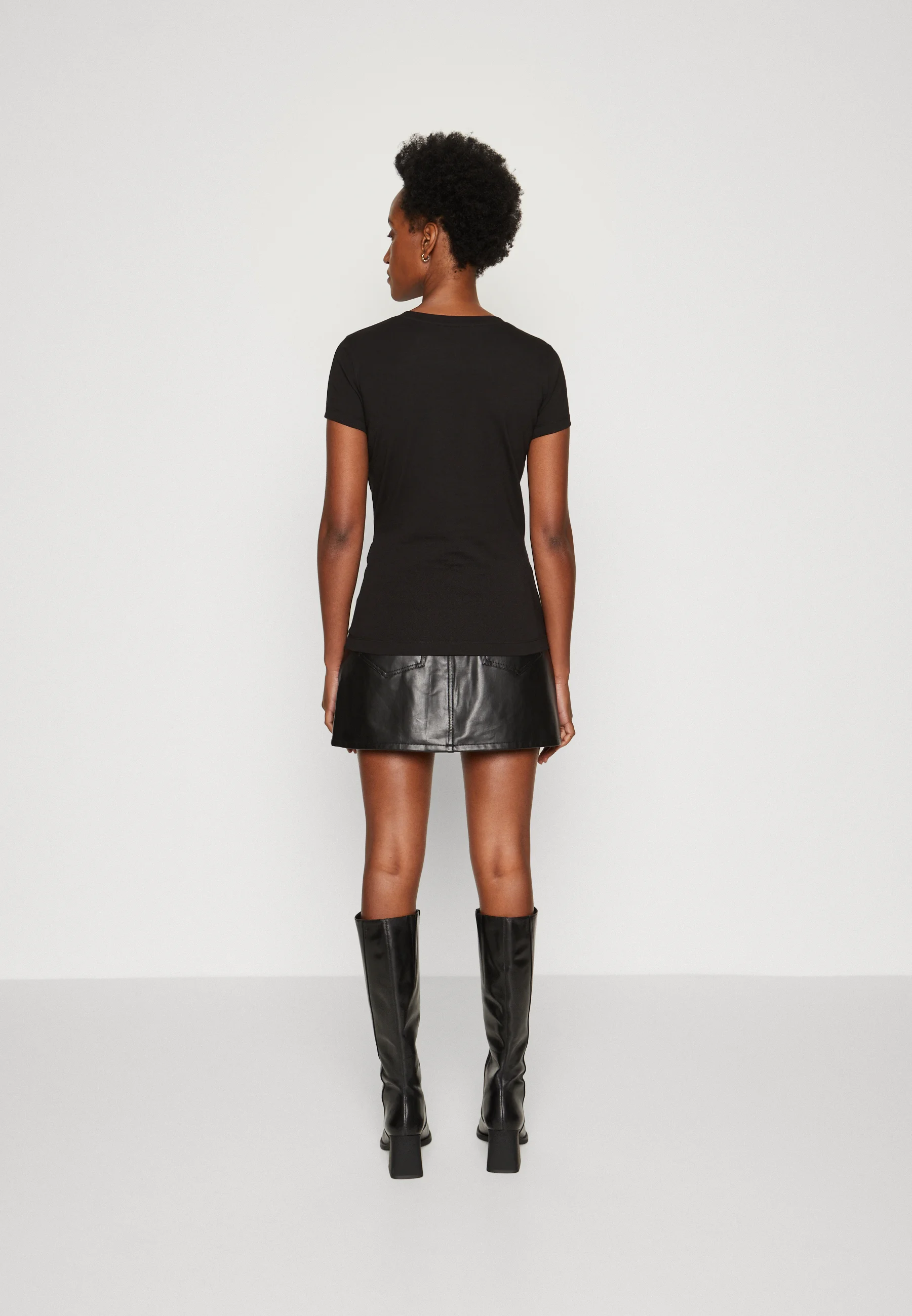 Guess SS CN 4G LOGO - Camiseta con estampado