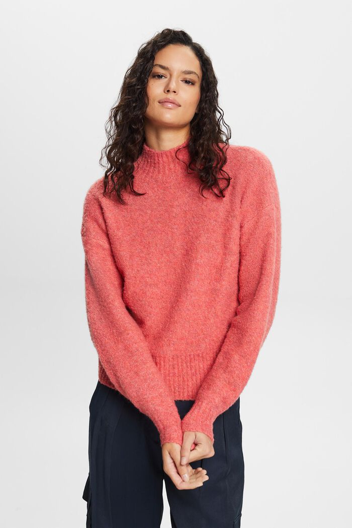 Kuscheliger Pullover mit Stehkragen