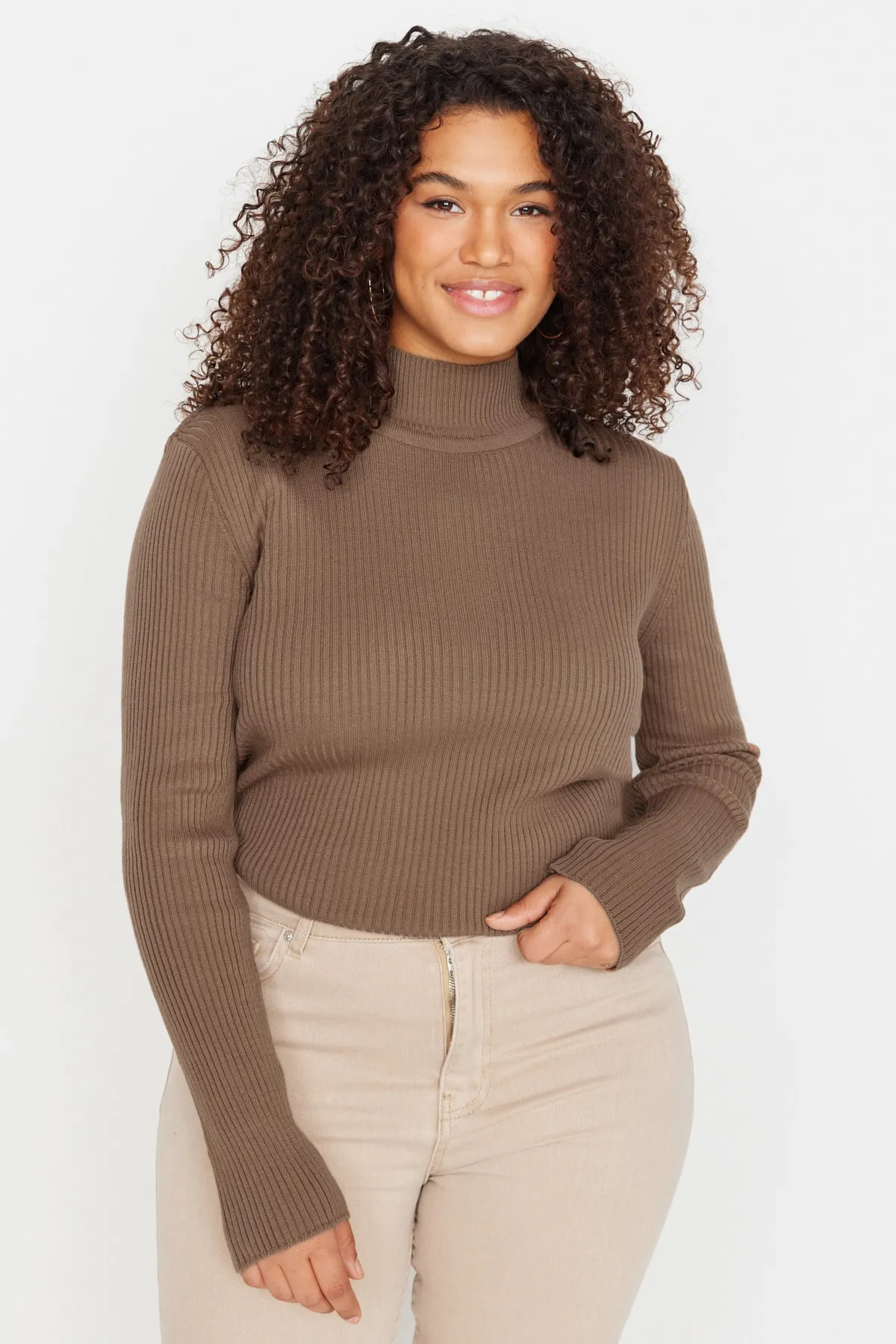 Trendyol Curve  Dünner Strickpullover mit halbem Rollkragen in Nerzbraun TBBAW23AN00022