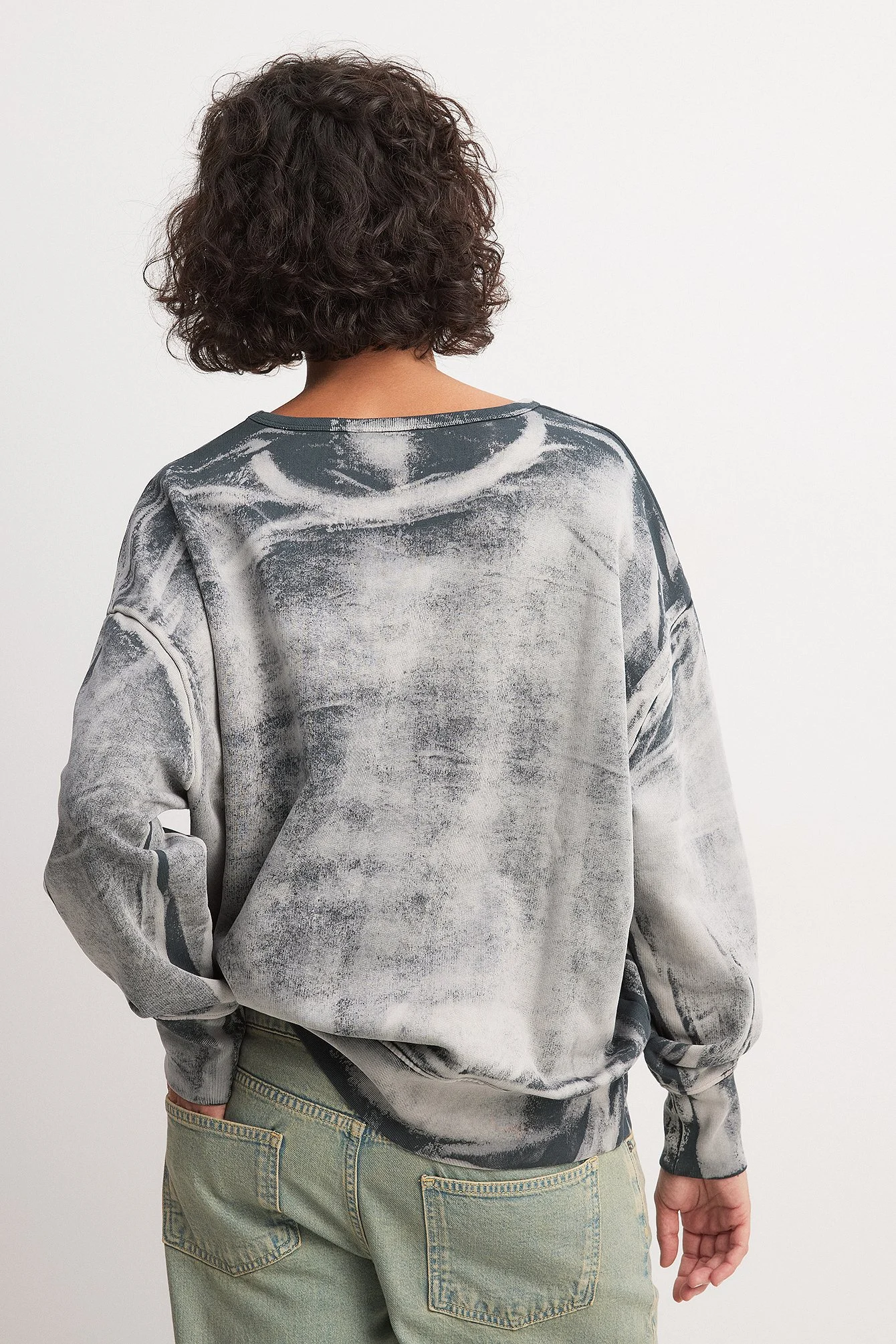 Sweatshirt im Acid-Wash-Look
