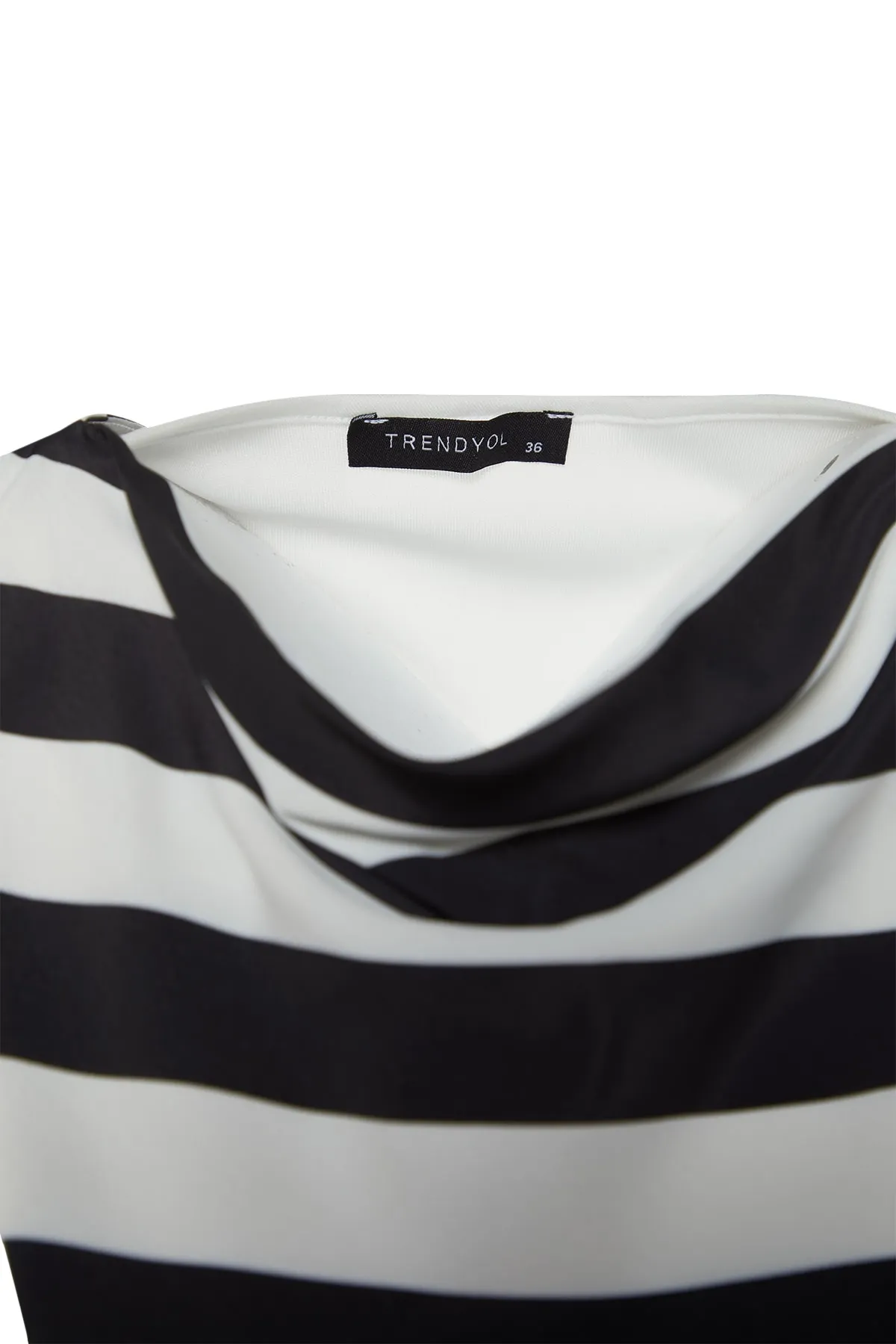 Trendyol Modest  Schwarzes, gestreiftes, gewebtes Kleid mit Degaje-Kragen TCTSS23EB00279