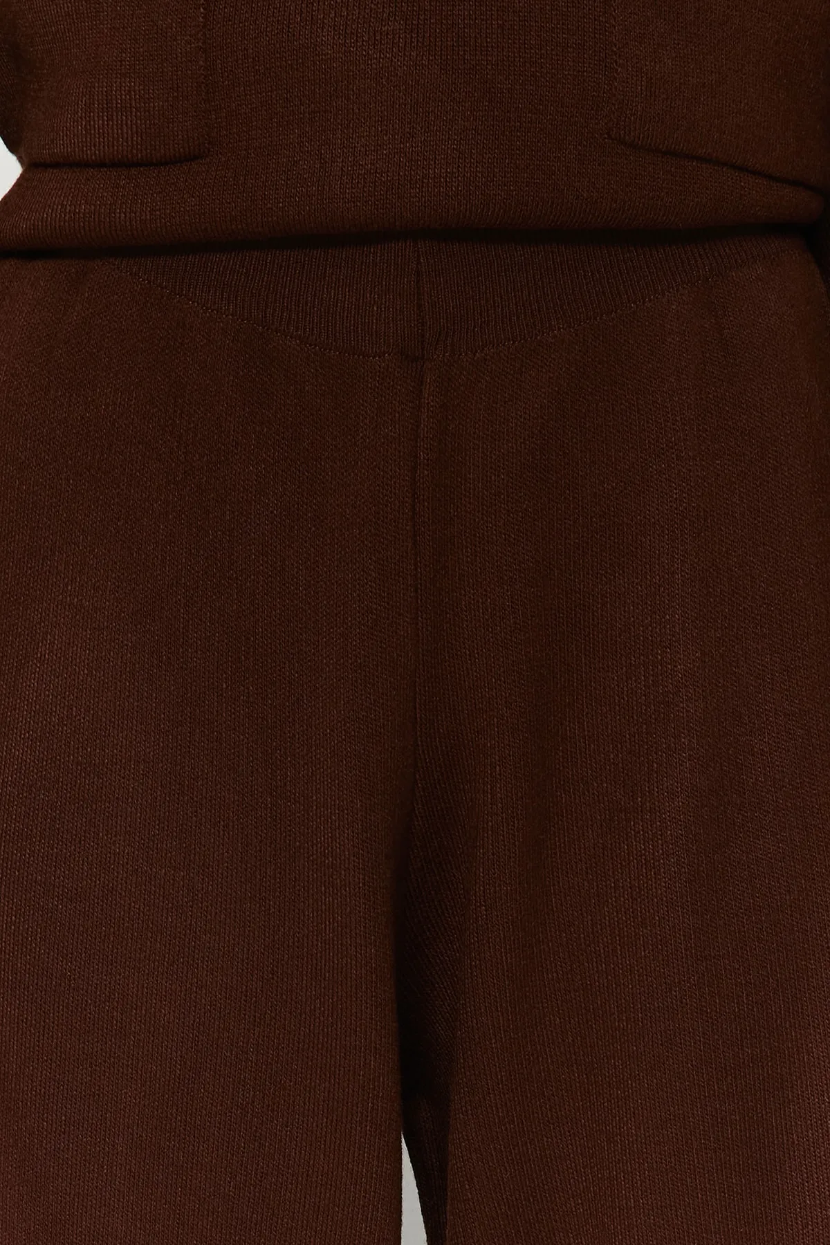 Trendyol Collection  Braunes Strickoberteil und -unterteil im weiten Schnitt TWOAW24AU00010