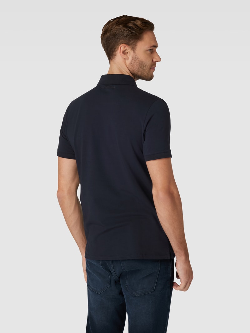 Poloshirt mit Motiv-Patch in dunkelblau