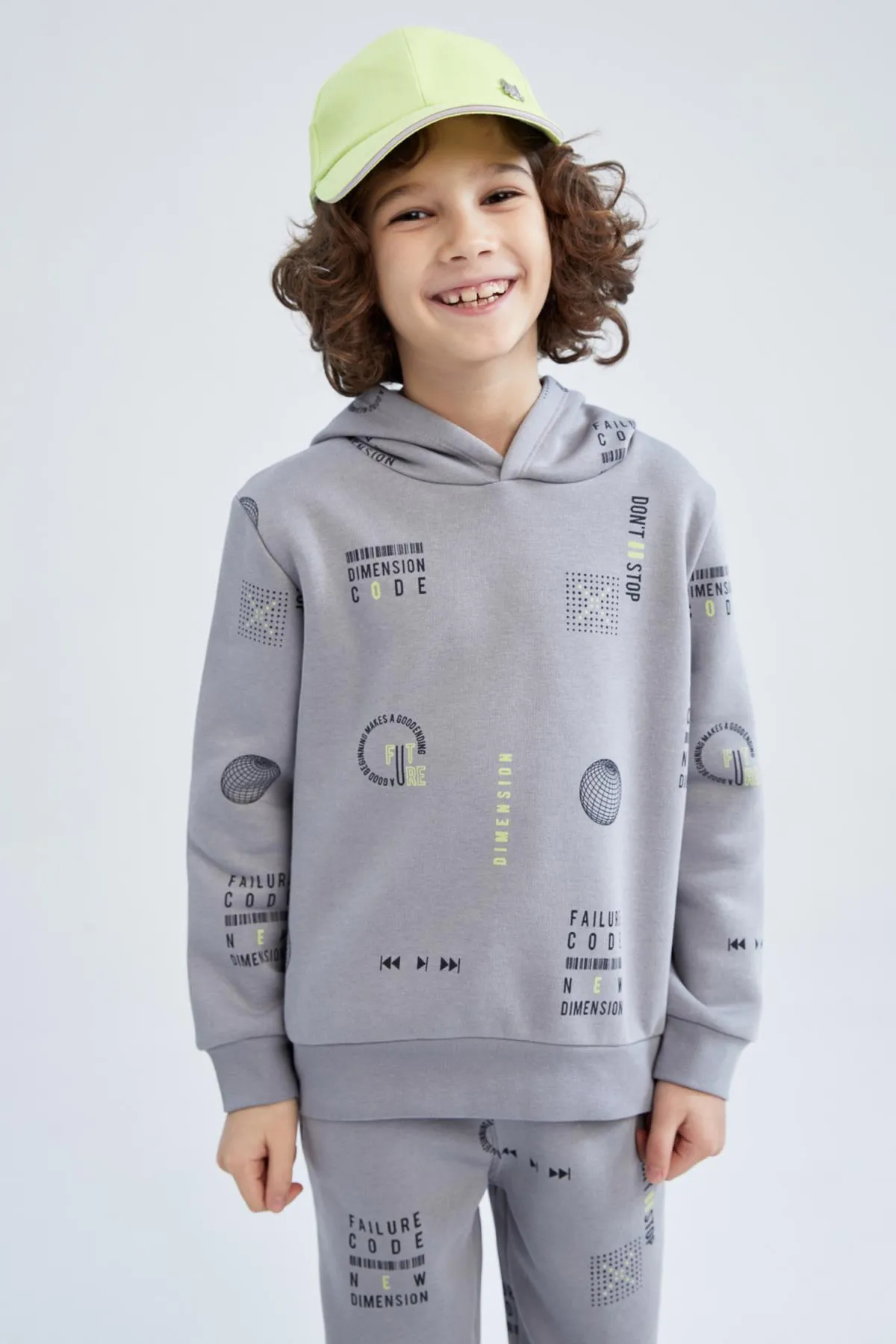 DeFacto  Dickes Kapuzen-Sweatshirt für Jungen in normaler Passform V3307a623sp