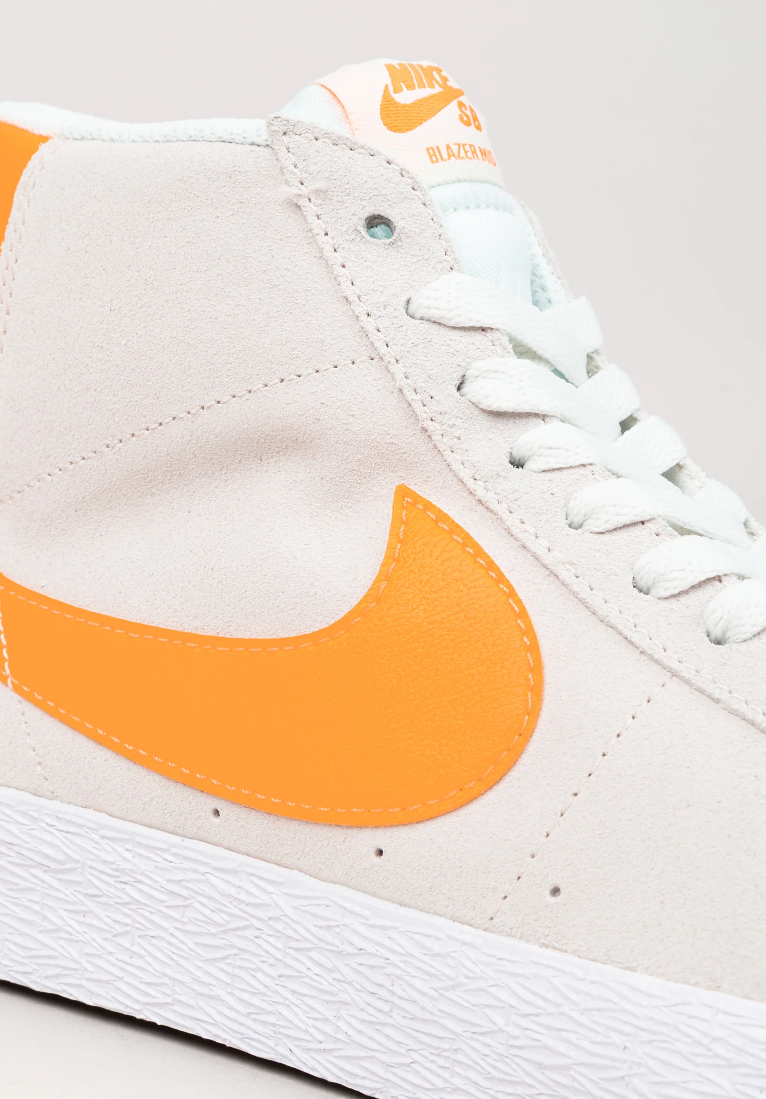 Zoom Blazer Mid