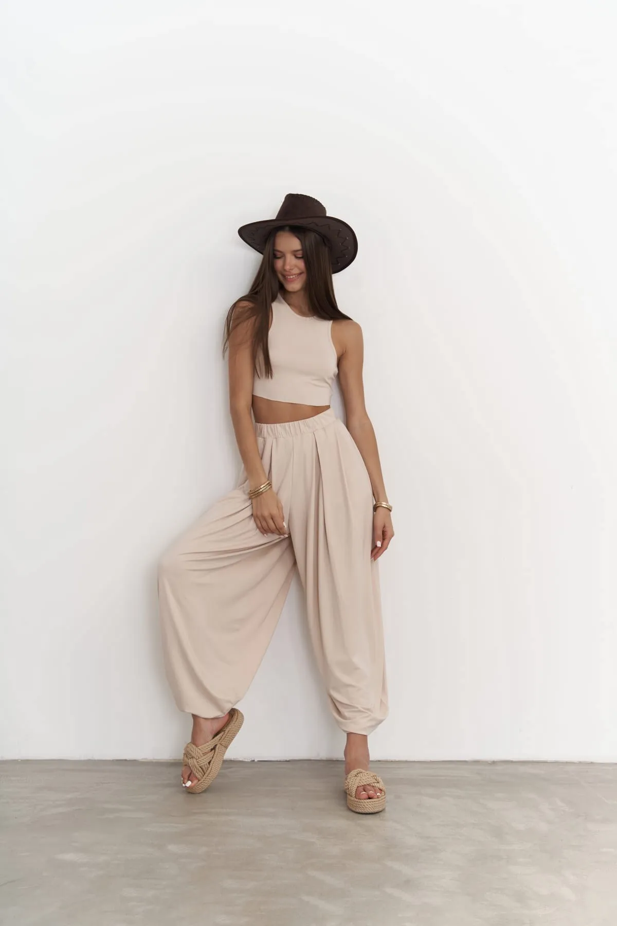 MAİ COLLECTİON  Casey Beiges Set mit verkürzter Hose