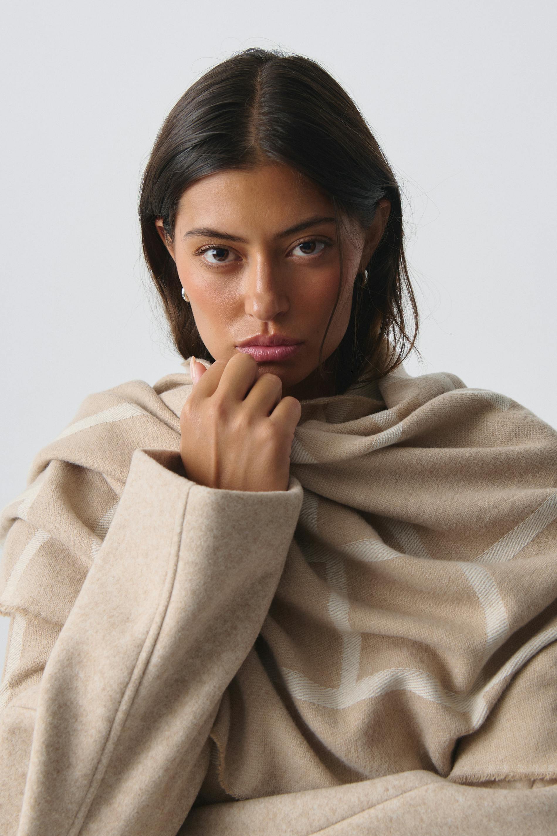 Big jaquard soft scarf